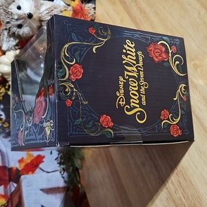 Disney's Snow White & the Seven Dwarfs Beautifully Boxed Figural Trinket Dish.
